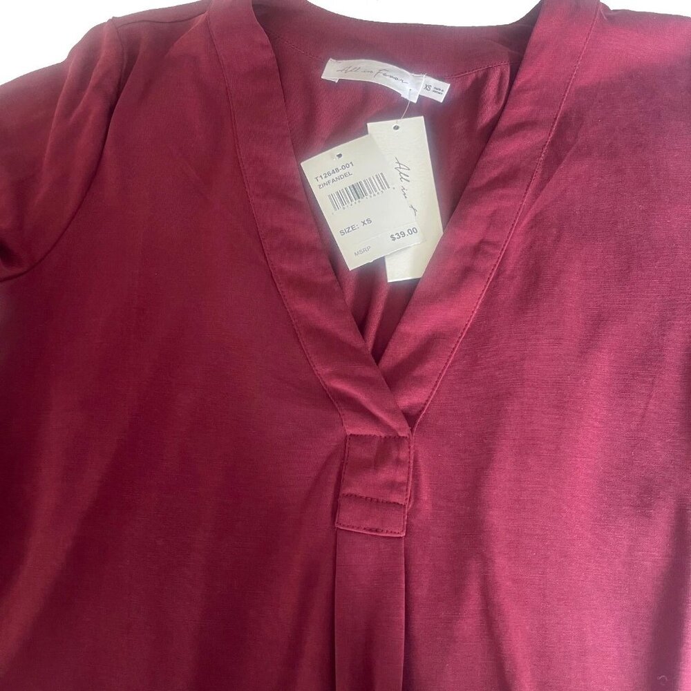 All in Favor Zinfandel V-Neck Oversized Blouse XS 4-Pack Boutique Wholesale - Picture 6 of 6